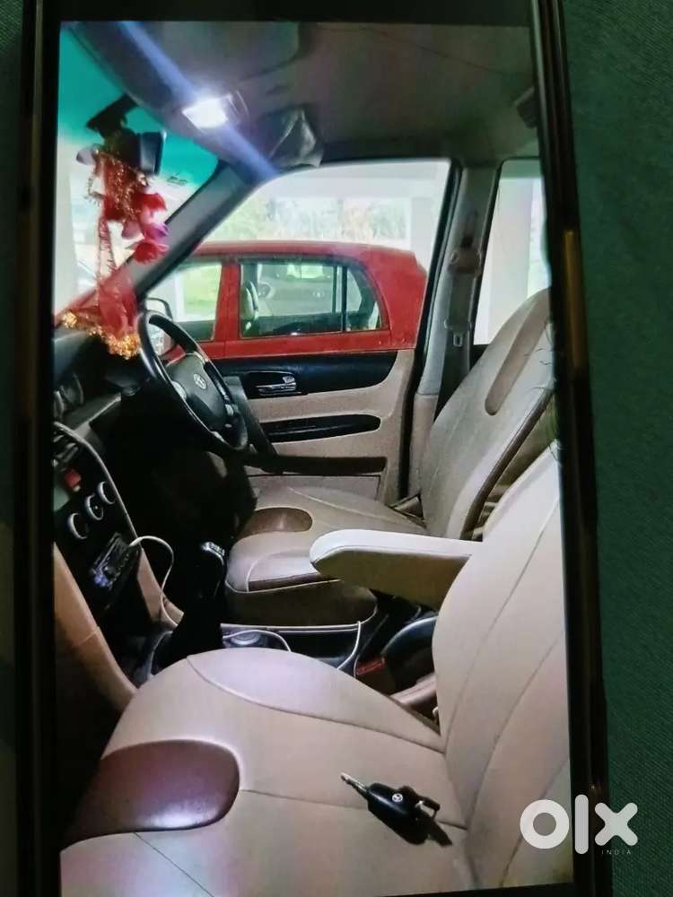 Tata Safari Storme 2014