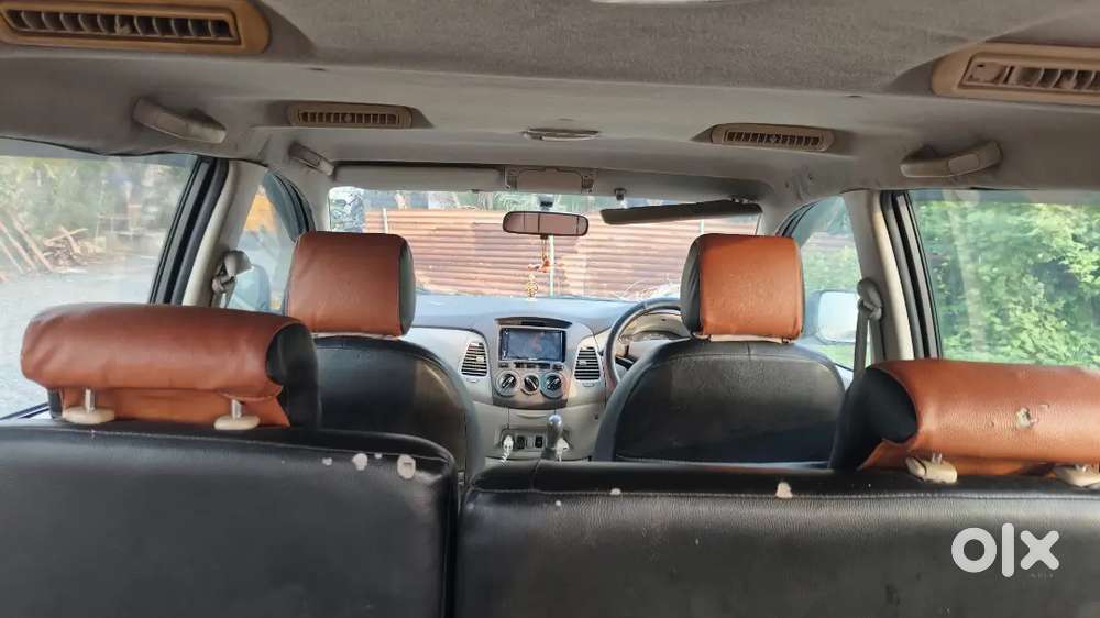 Toyota Innova 2011  Good Condition 3 Months Life 4 Months Insurance