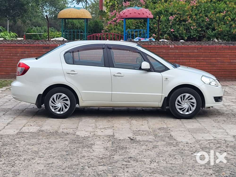 Maruti Suzuki Sx4 Vxi Bsiv, 2014, Petrol