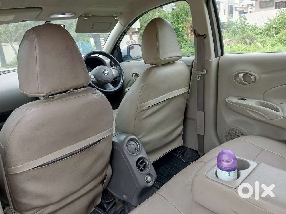 Nissan Sunny 2012