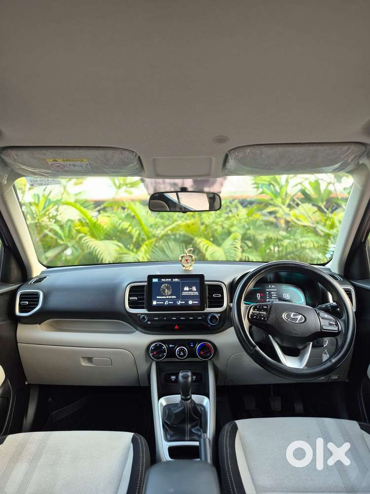 Hyundai Venue 1.2 S (o), 2024, Petrol
