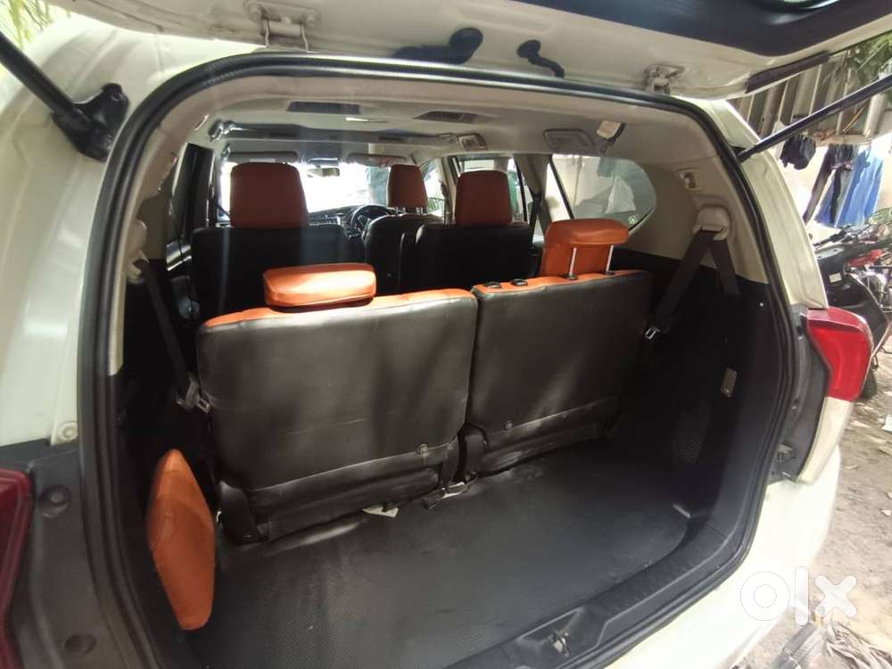 Toyota Innova Crysta 2016 2.4 Vx Mt 8 Str Diesel Manual Single Owner