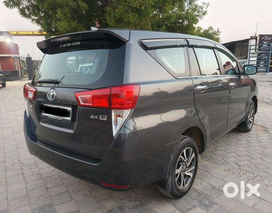Toyota Innova Crysta [2020-ongoing] 2.4 Vx 8 Str, 2021, Diesel