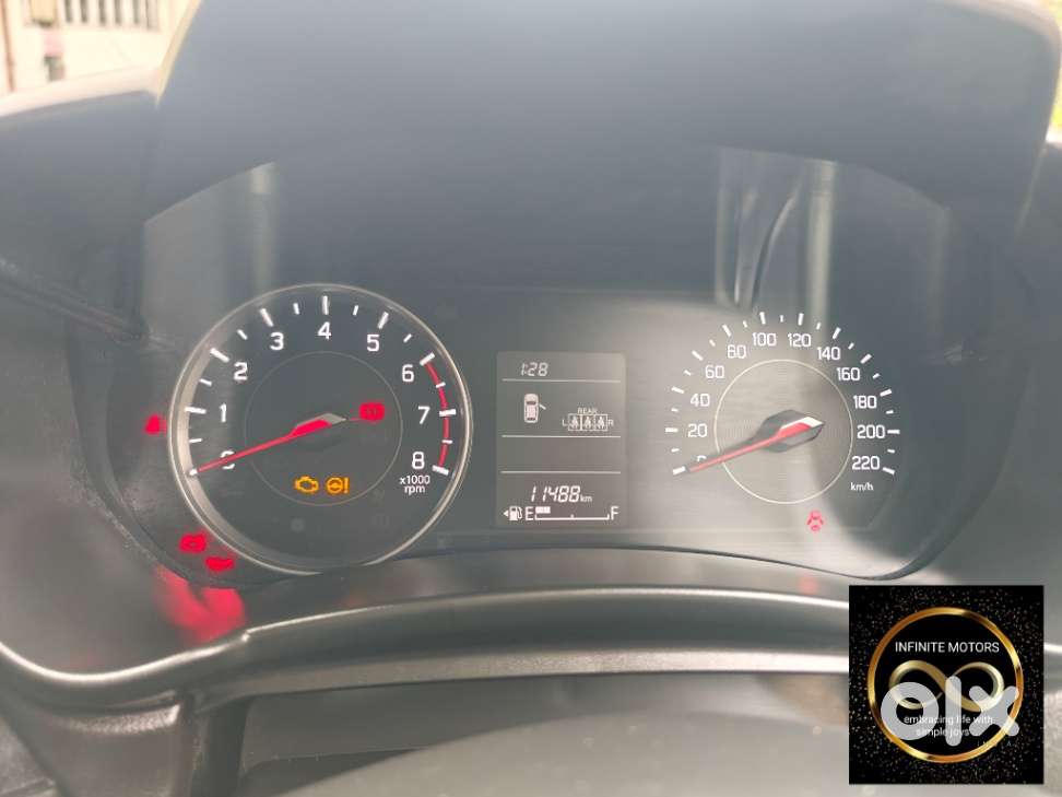 Maruti Suzuki New-gen Swift Vxi, 2025, Petrol