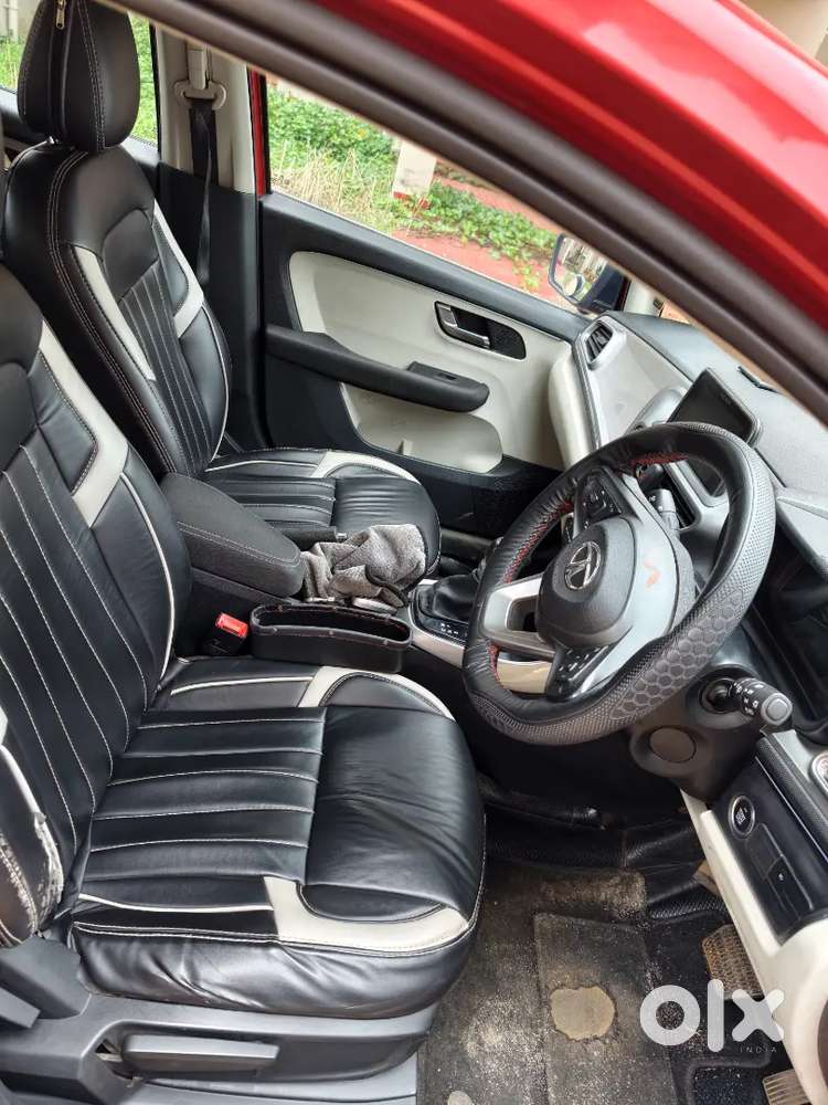 Tata Altroz Xz 1.2 Petrol Dct (2023) - Downtown Red