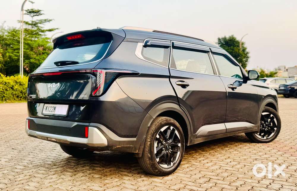 Kia Carens Clavis, 2025, Petrol
