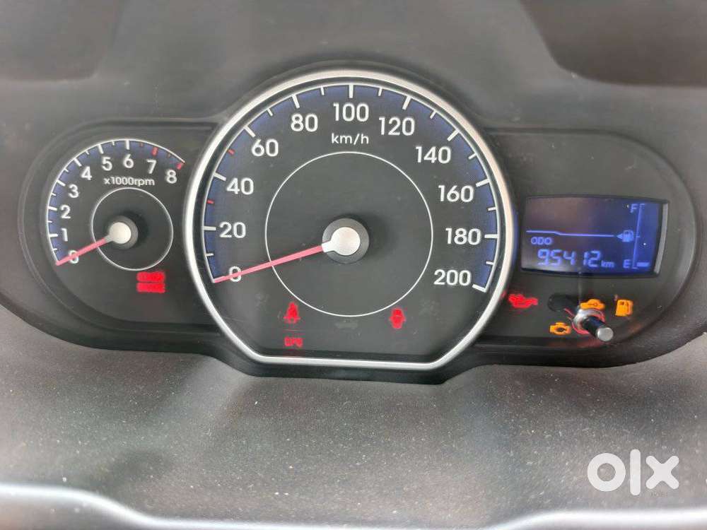 Hyundai I10 Sportz, 2012, Petrol
