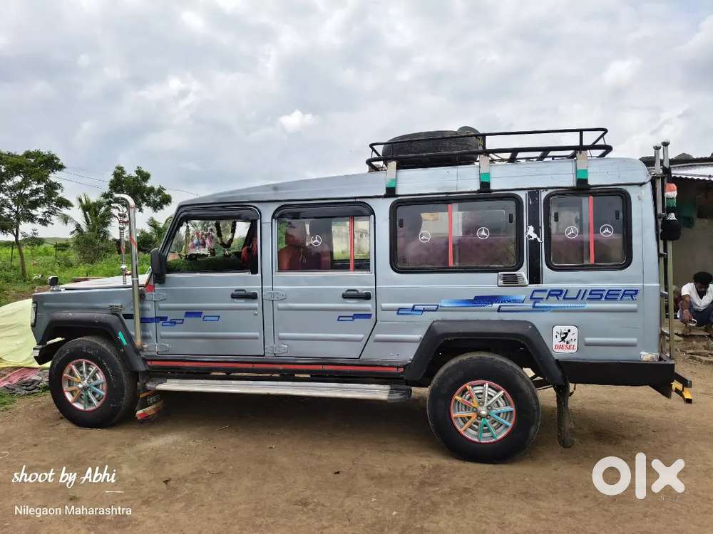 Force Motors Trax Cruiser 2011 कार