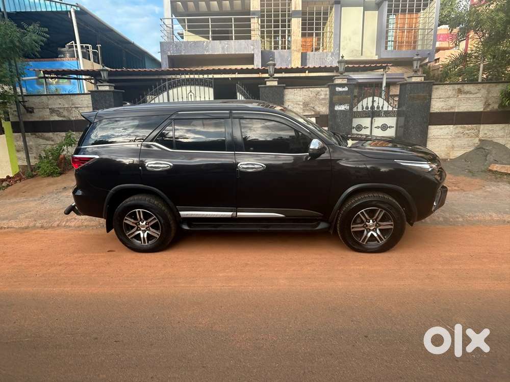 Toyota Fortuner Diesel 2018 Variant