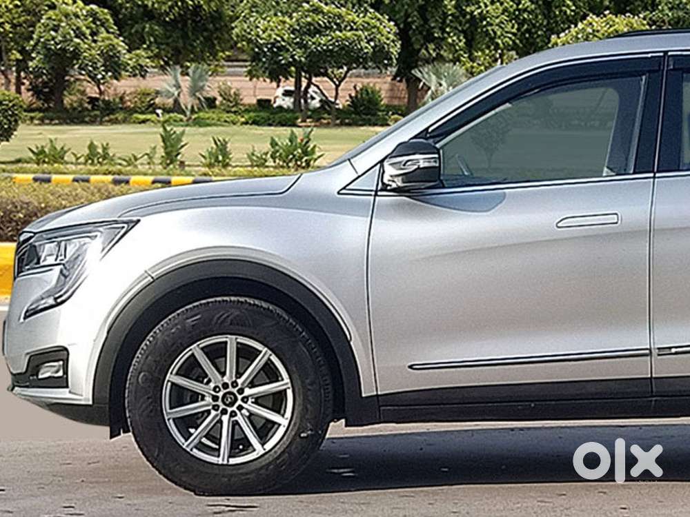 Mahindra Xuv700 2.0 Mx Petrol Mt 5 Str, 2024, Petrol