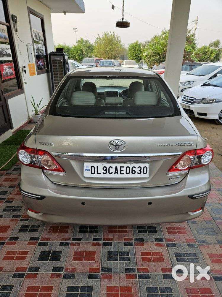 Toyota Corolla Altis [ ] 1.8 Vl At, 2012, Petrol
