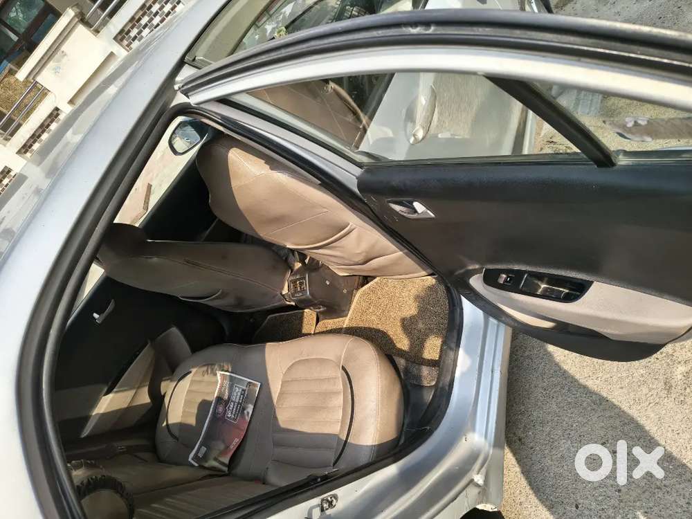 Hyundai Xcent 2015