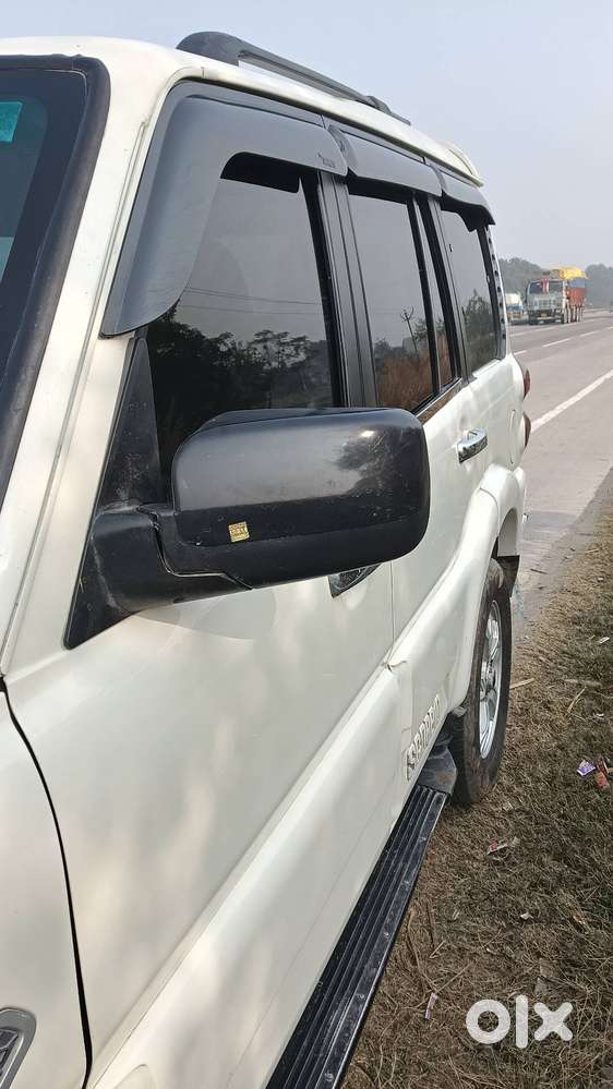 Scorpio S10 Top Model