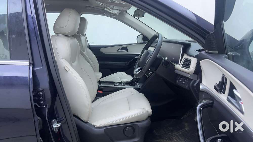 Mahindra Xuv700 2.2 Ax 7 Diesel At Str, 2023, Diesel