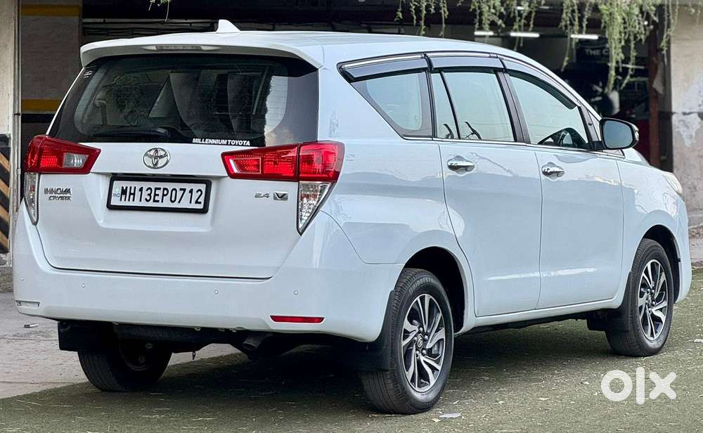 Toyota Innova Crysta 2.4 V, 2025, Diesel