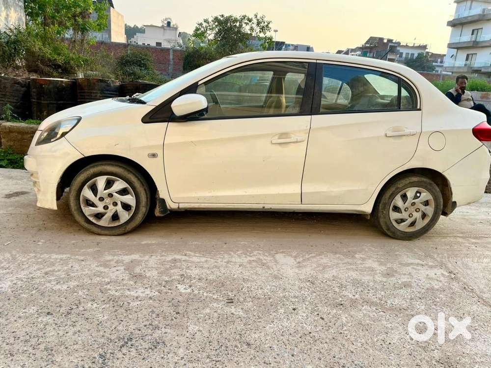 Honda Amaze 2014 Diesel 150000 Km Driven 2 Lakhs Only