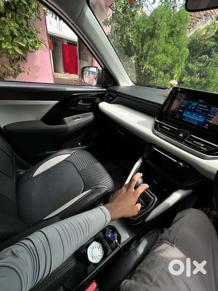 Maruti Suzuki Victoris Petrol 2026