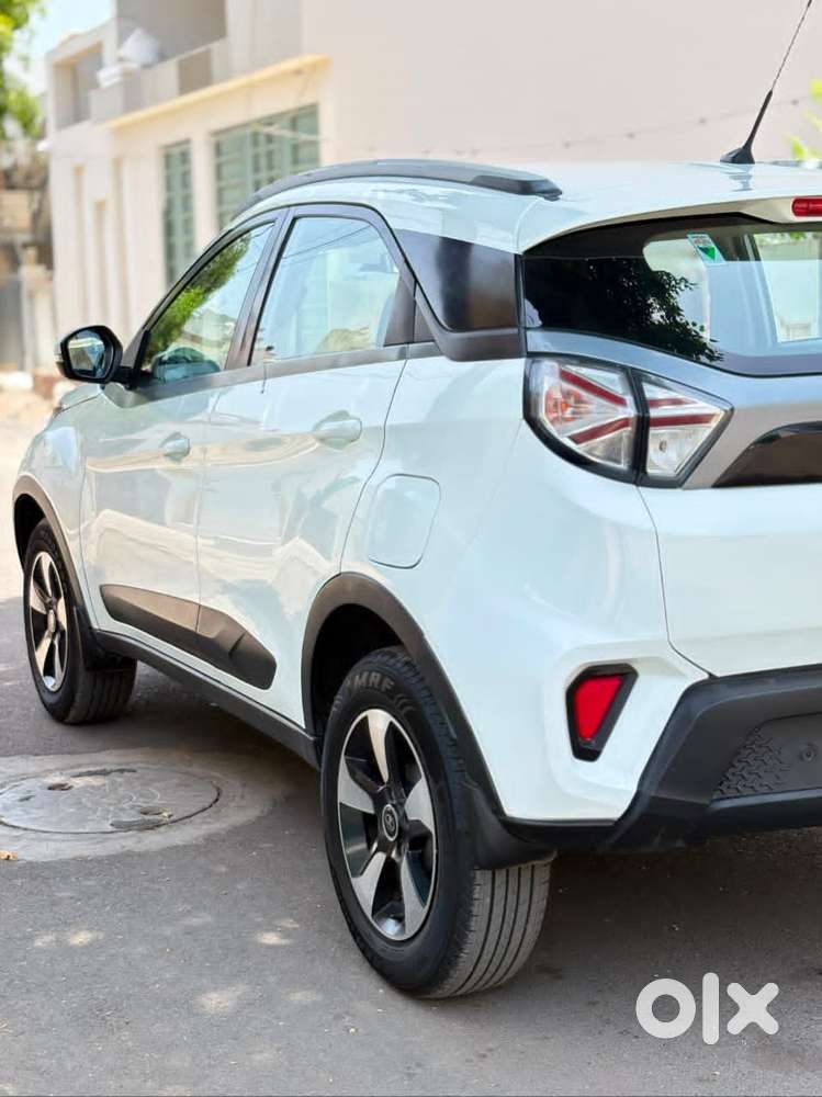Tata Nexon 1.5 Revotorq Xm (s), 2022, Diesel