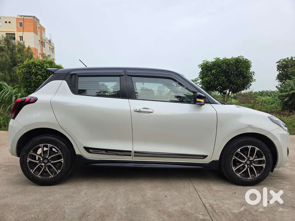 Maruti Suzuki Swift Zxi Plus Dual Tone, 2023, Petrol
