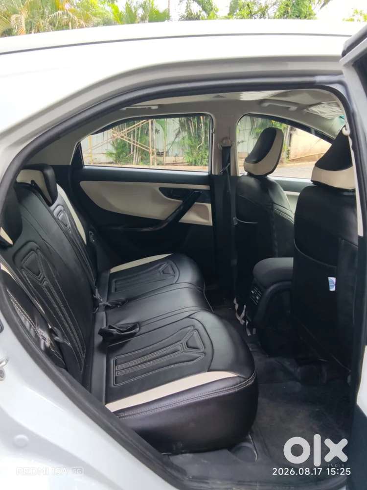 Tata Nexon, 2025, Petrol