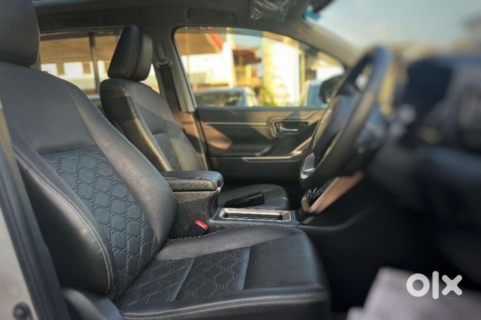 Maruti Suzuki Invicto, 2024, Petrol