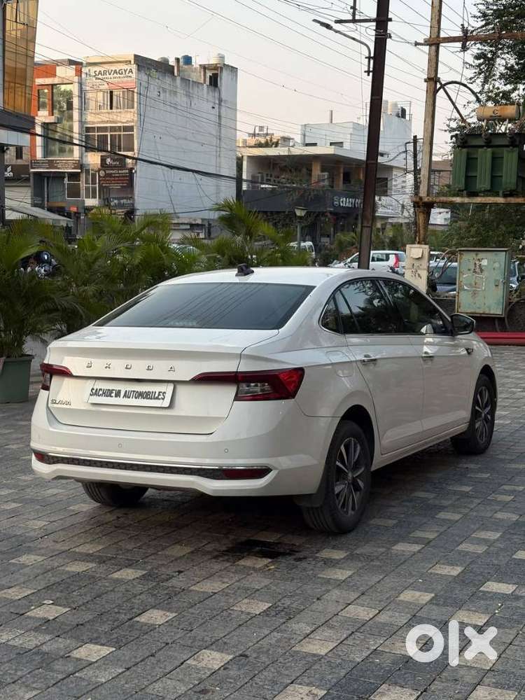 Skoda Slavia 1.0 Tsi Style At, 2023, Petrol