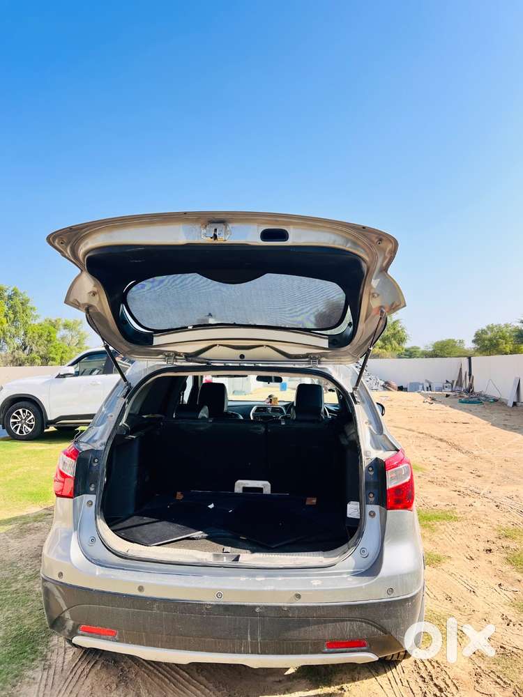 Maruti Suzuki S-cross 2016 Diesel Well Maintained