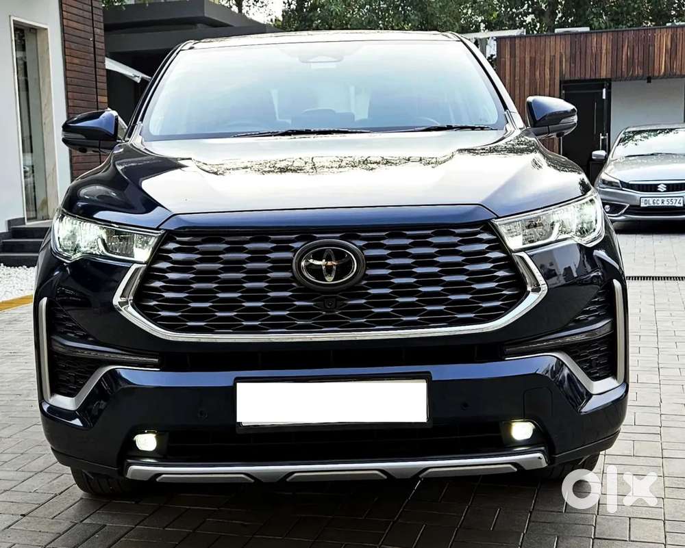 Toyota Innova Hycross 2.0 Zx (o) Hybrid 7 Str, 2023, Petrol