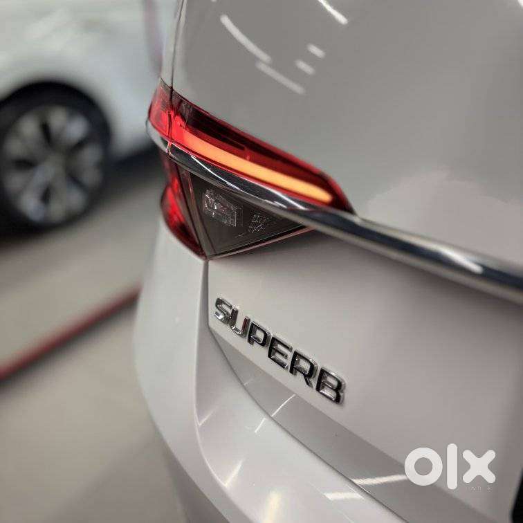 Skoda Superb 2.0 Tsi At L&k, 2023, Petrol