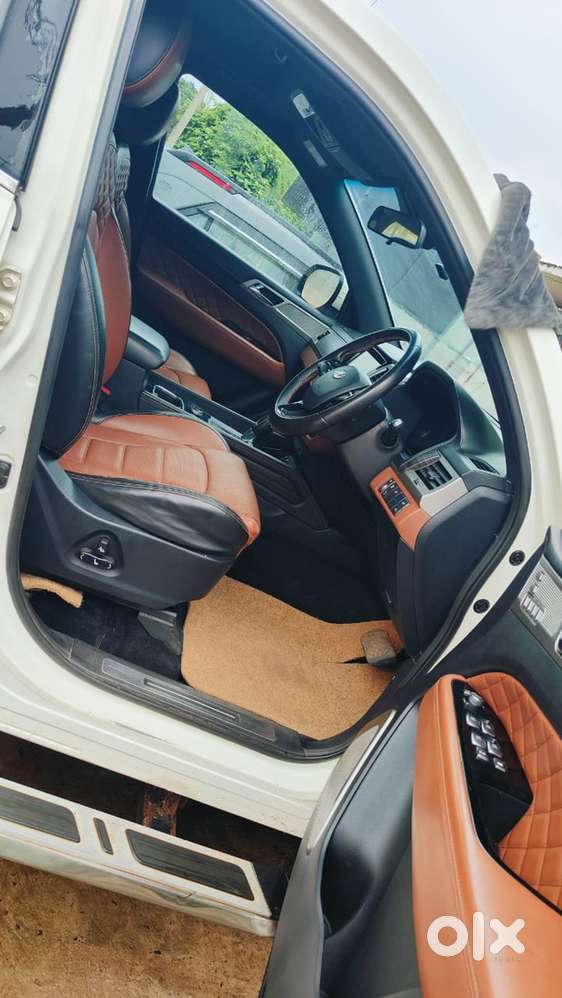 Mahindra Alturas G4 2019