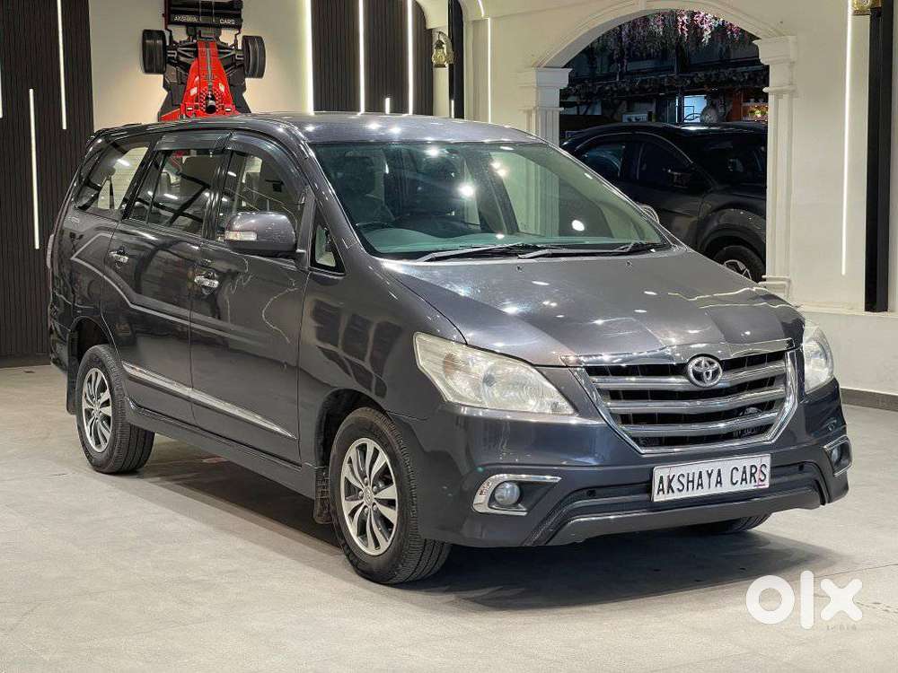 Toyota Innova 2.5 V 8 Str, 2016, Diesel