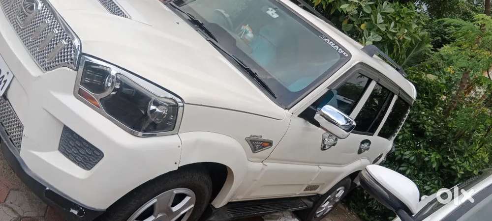 Mahindra Scorpio Classic 6+2016 Diesel 85000 Km Driven