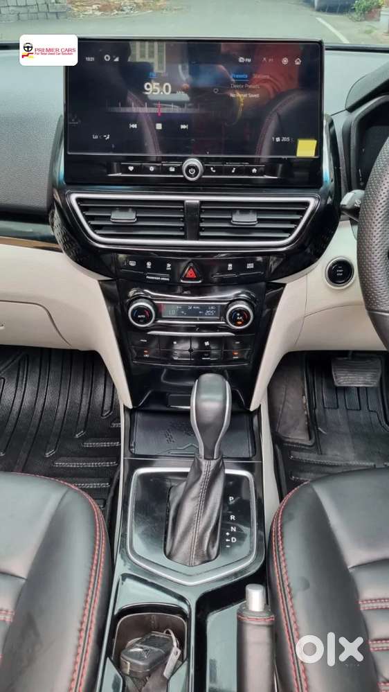 Mahindra Xuv 3xo Ax5l 1.2 Petrol At, 2025, Petrol