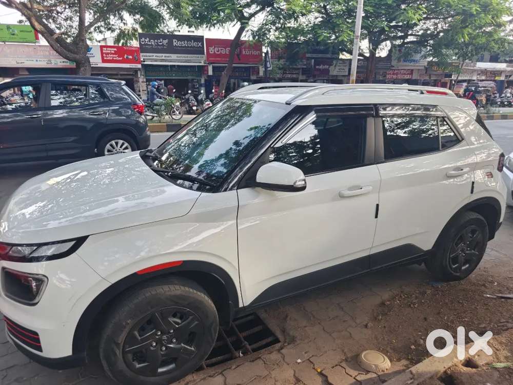 Hyundai Venue Se Petrol Manual 2024