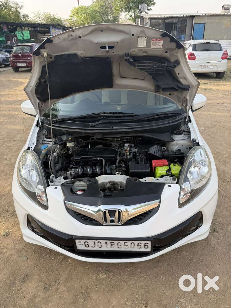Honda Brio V Automatic, 2014, Petrol