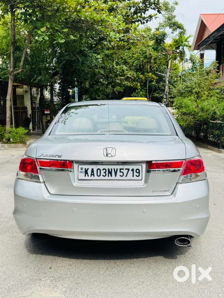 Honda Accord 2.4 Elegance Manual, 2012, Petrol