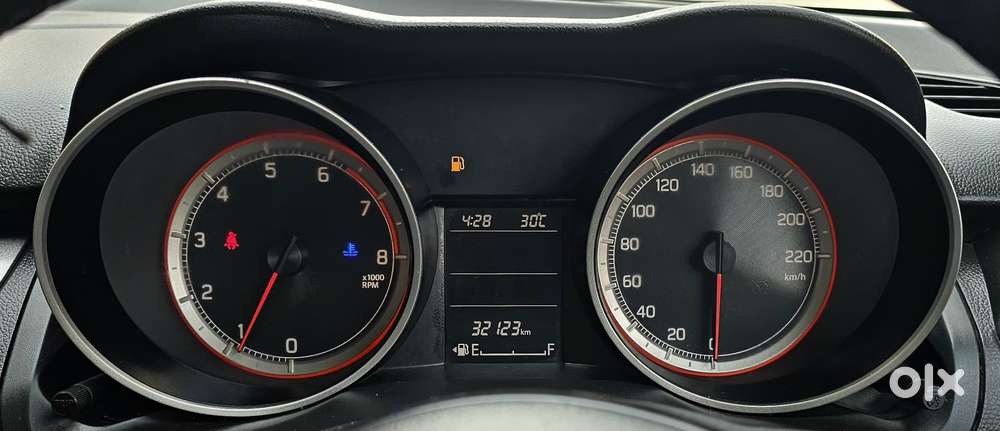 Maruti Suzuki Swift Vvt Zxi, 2018, Petrol