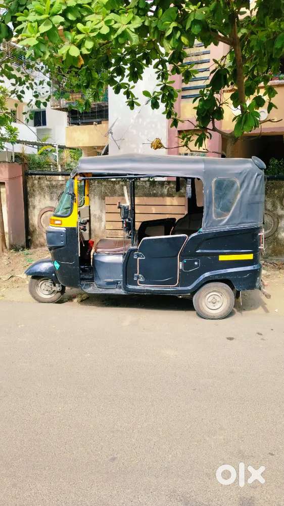 Mujhe Apni Bajaj Maxima Auto Lpg 5/2024 Model Bechni Hai 1st Owner