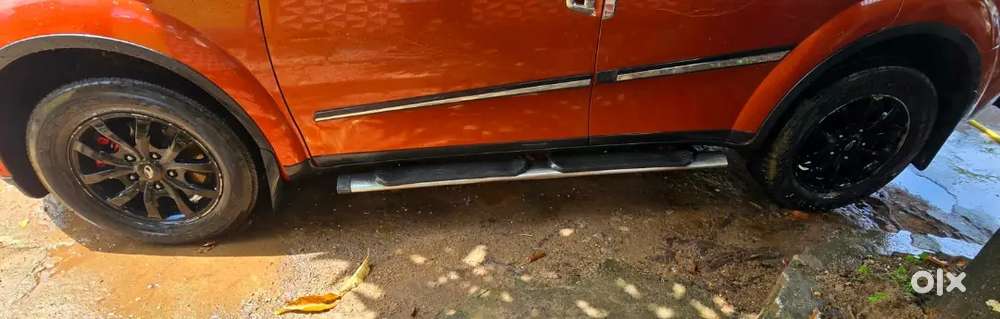 Mahindra Xuv500 W10 2015