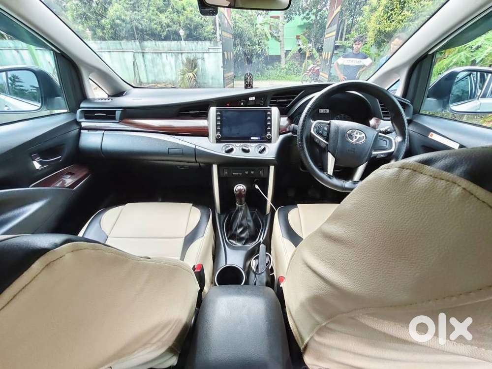 Toyota Innova Crysta 2.4 G Plus Mt 7 Str, 2025, Diesel
