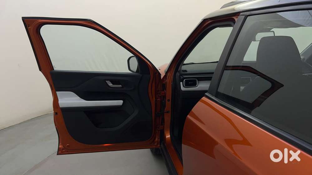 Tata Punch Creative Dual Tone Amt Sunroof, 2023, Petrol