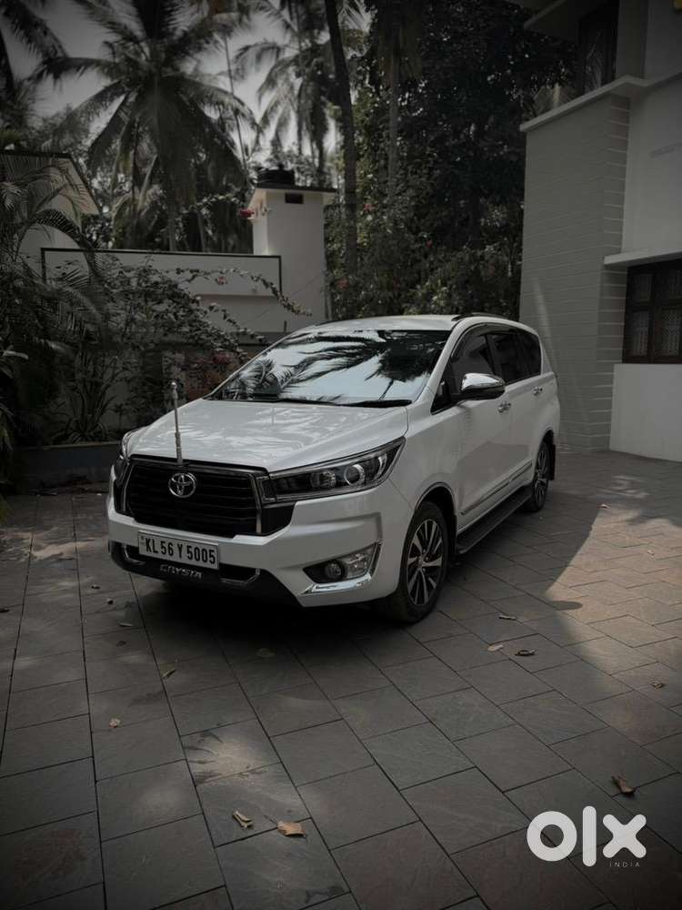 Toyota Innova Crysta 2023