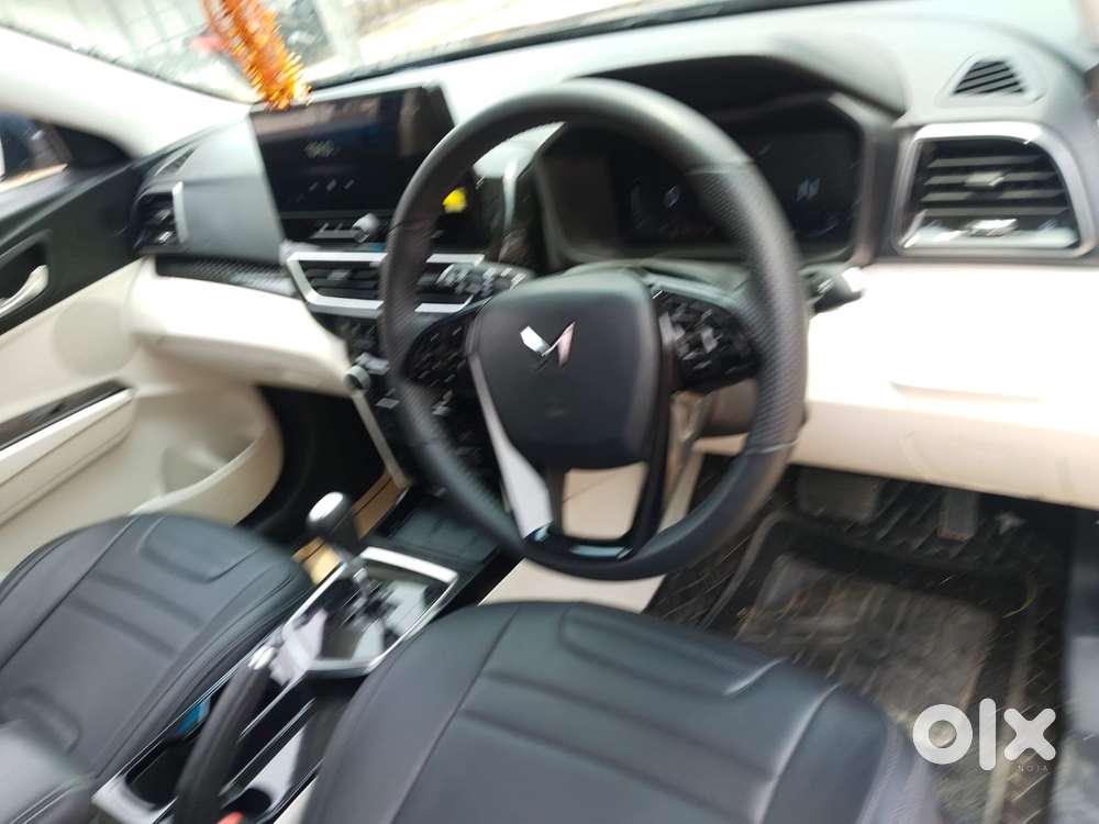 Mahindra Xuv 3xo Ax5 1.5 Diesel Autoshift Plus, 2025, Diesel