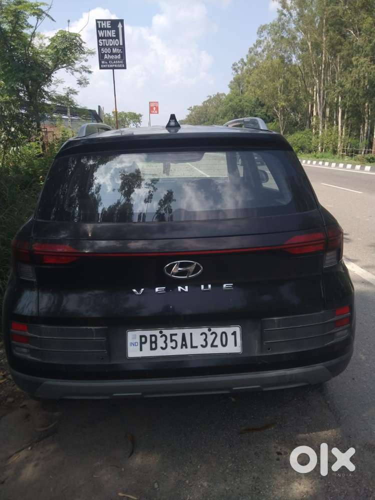 Hyundai Venue Petrol 2023
