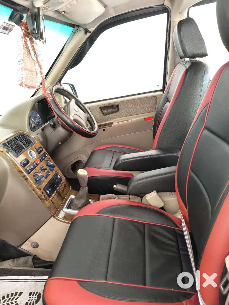 Ultimate Condition Safari Decor For Sale