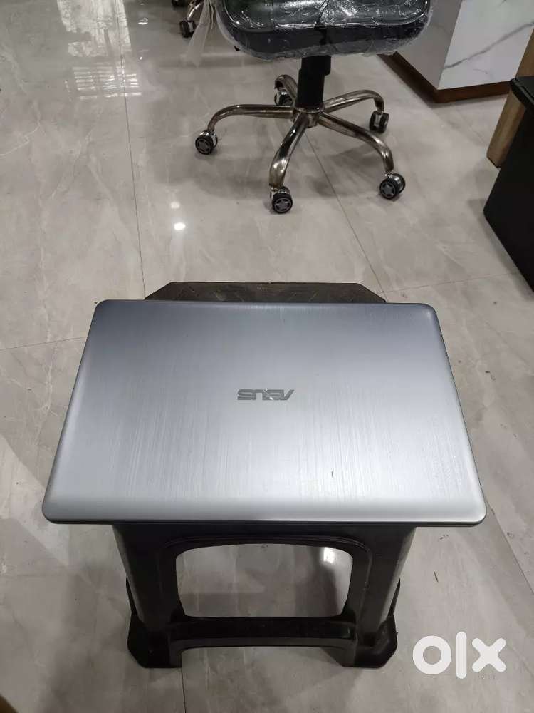 Core i3, ram 8gb harddisk 1000gb