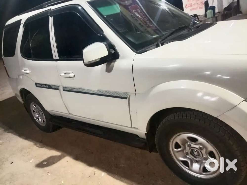 Tata Safari Storme 2015 Diesel Well Maintained
