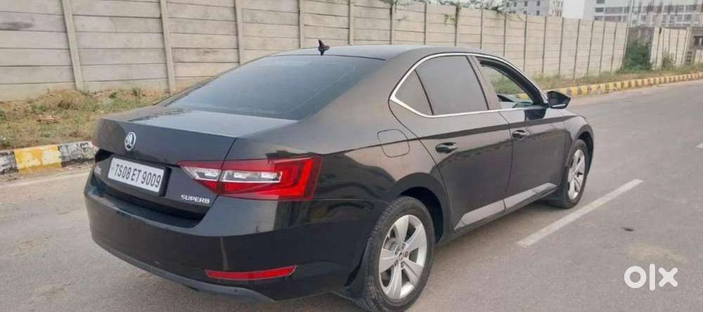 Skoda Superb 2016 Petrol Well Maintained