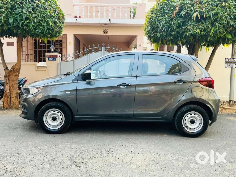 Tata Tiago 1.2 Revotron Xm, 2025, Petrol