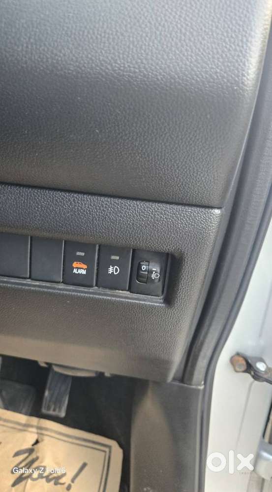 Maruti Suzuki Swift Lxi Optional-o, 2019, Petrol